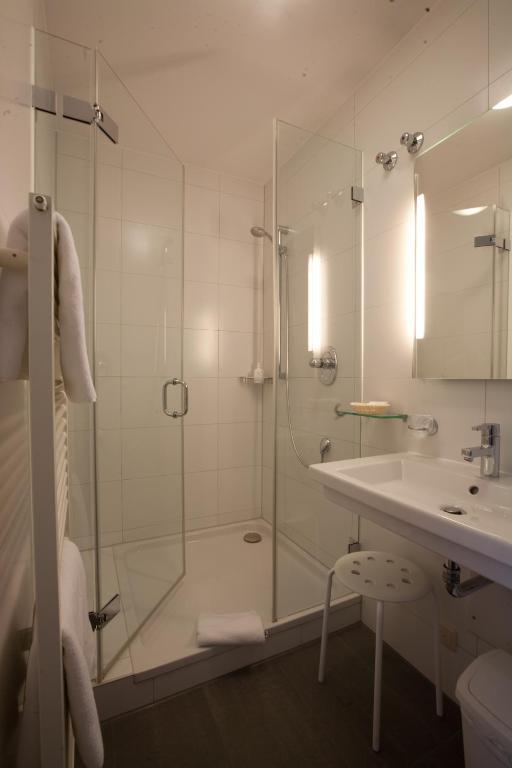 Hotel Am Alten Park Augsburg Rum bild